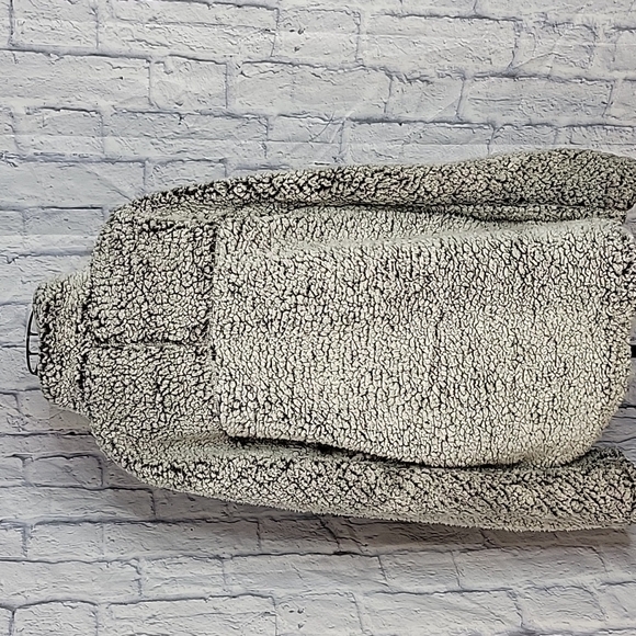 THREAD AND SUPPLY Charcoal Fleece Pullover Sweater Medium - Picture 6 of 7